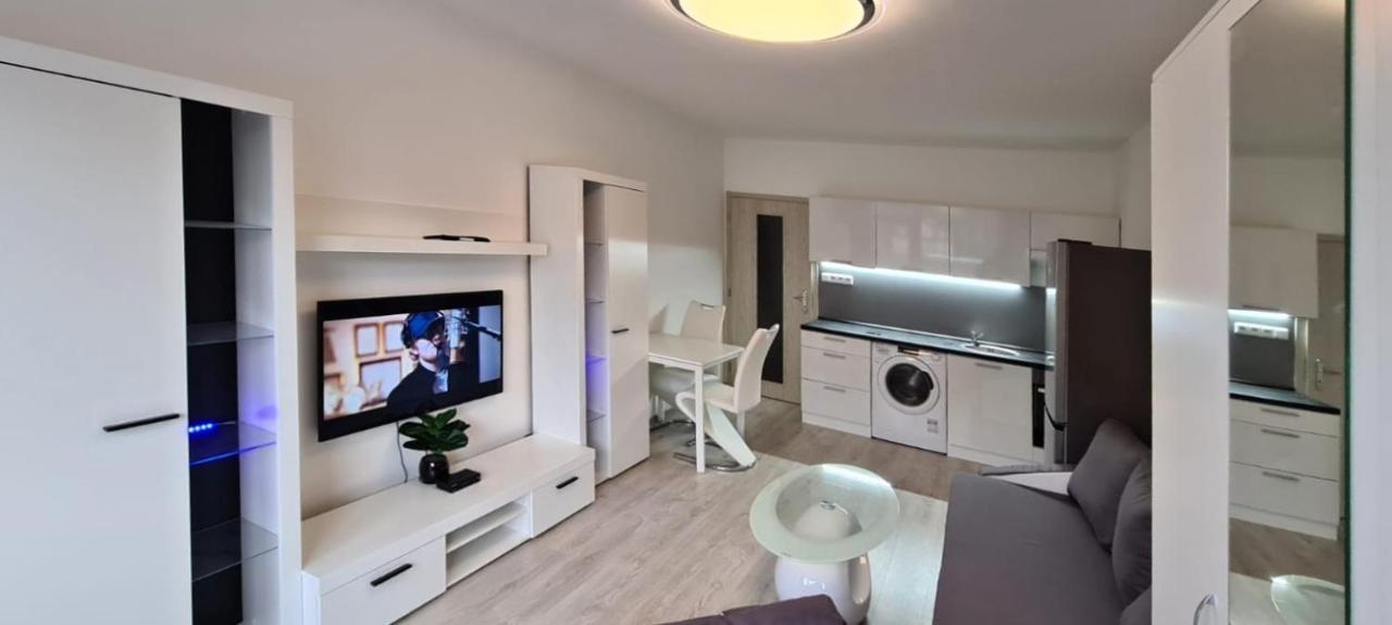 Utulny Apartman V Centru, S Krasnym Vyhledem Decin Ngoại thất bức ảnh